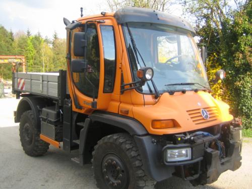 Локомобиль мерседес unimog u400